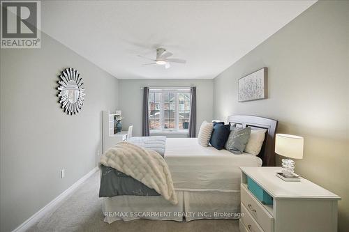 105 Oakhaven Place, Hamilton, ON - Indoor Photo Showing Bedroom