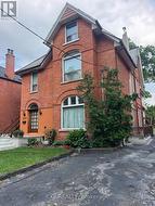 4 - 227 EVELYN AVENUE Toronto, ON M6P 2Z8
