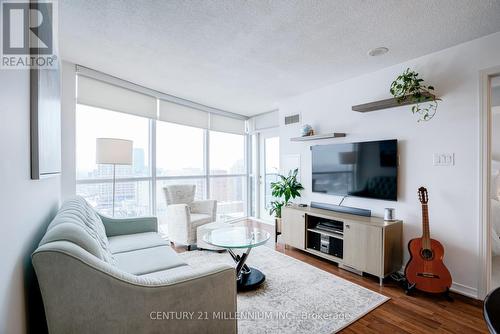 1503 - 9 George Street, Brampton, ON - Indoor Photo Showing Living Room