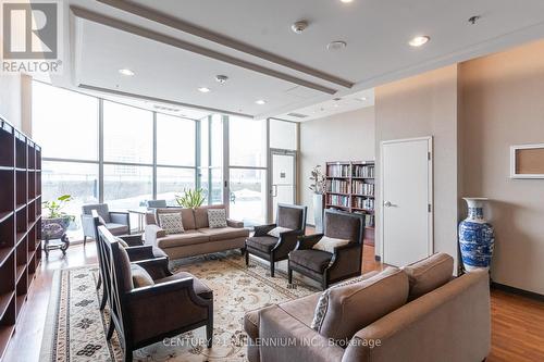 1503 - 9 George Street, Brampton, ON - Indoor Photo Showing Living Room