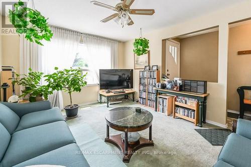 641 Limeridge Road E, Hamilton, ON - Indoor Photo Showing Living Room