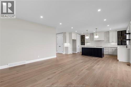 259 Joan Flood, Essex, ON - Indoor Photo Showing Kitchen With Upgraded Kitchen