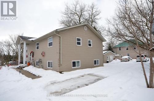 160 Elora Street W, Mapleton, ON - Outdoor