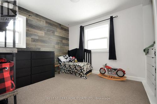 160 Elora Street W, Mapleton, ON - Indoor