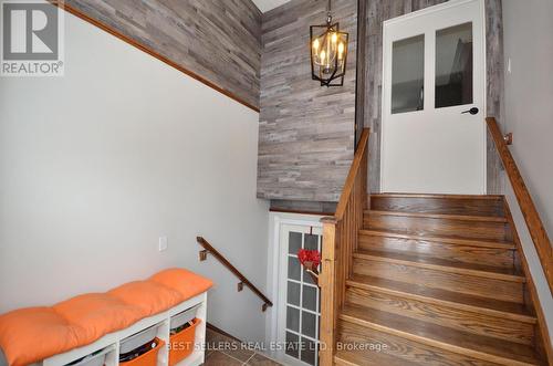 160 Elora Street W, Mapleton, ON - Indoor Photo Showing Other Room