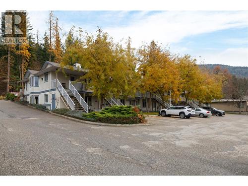 831 2Nd Street Se Unit# 103, Salmon Arm, BC - Outdoor