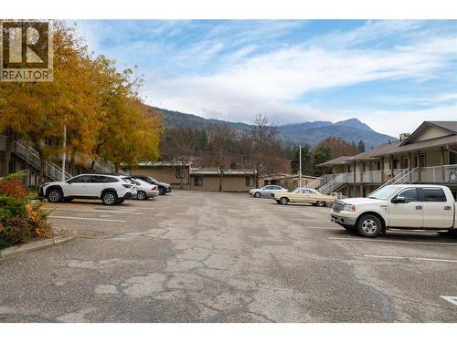 831 2Nd Street Se Unit# 103, Salmon Arm, BC - Outdoor