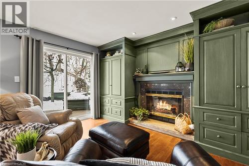 3602 Glen Elgin Drive, Jordan, ON - Indoor Photo Showing Living Room With Fireplace