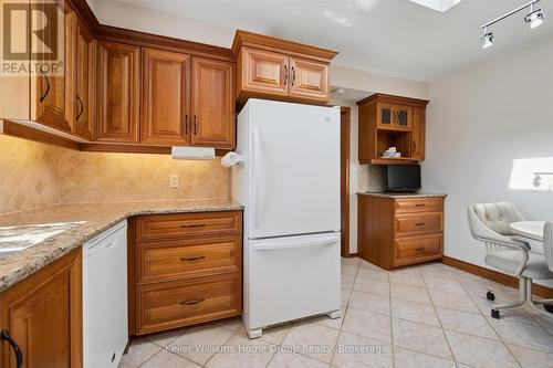 27 Peel Street E, Mapleton, ON - Indoor Photo Showing Kitchen