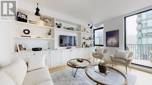 701 - 41 Dovercourt Road, Toronto, ON - Indoor Photo Showing Living Room