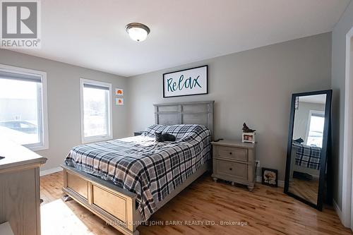 179 Nicholas Street, Quinte West (Murray Ward), ON - Indoor Photo Showing Bedroom