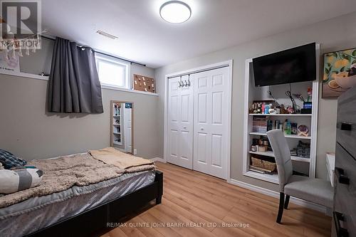 179 Nicholas Street, Quinte West (Murray Ward), ON - Indoor Photo Showing Bedroom