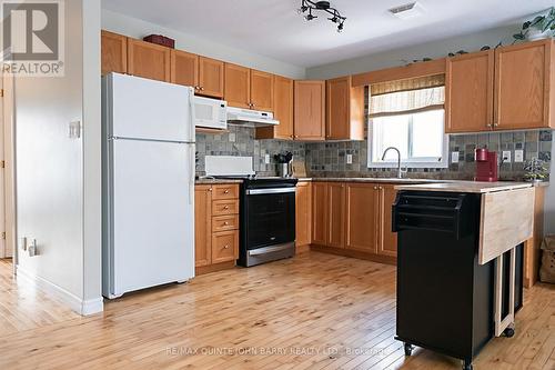 179 Nicholas Street, Quinte West (Murray Ward), ON - Indoor Photo Showing Kitchen