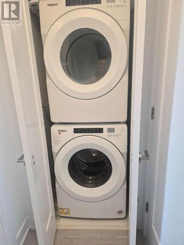 733 - 25 Adra Grado Way, Toronto, ON - Indoor Photo Showing Laundry Room