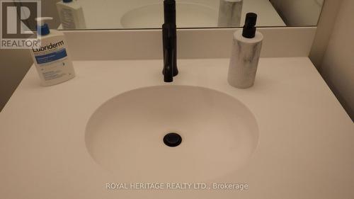 602 - 201 Brock Street S, Whitby, ON - 