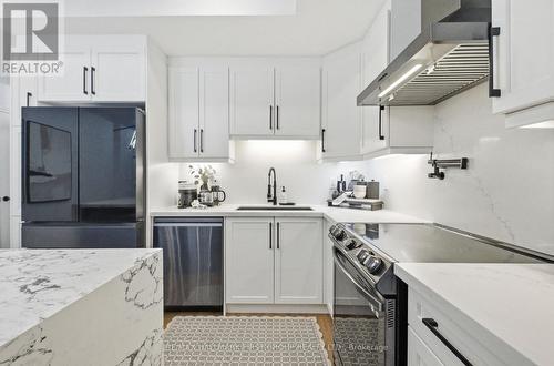 611 1034 Reflection Place, Pickering, ON - Indoor Photo Showing Kitchen With Stainless Steel Kitchen With Upgraded Kitchen