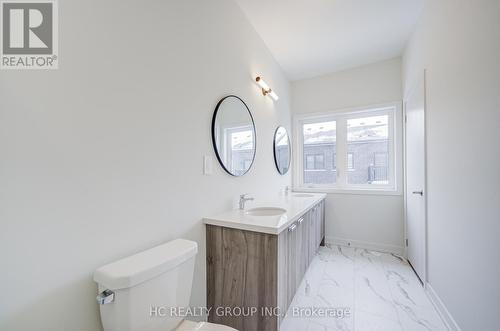 21 Mermot Lane, Richmond Hill, ON - Indoor Photo Showing Bathroom