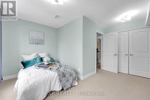 142 Hall Street, Richmond Hill, ON - Indoor Photo Showing Bedroom