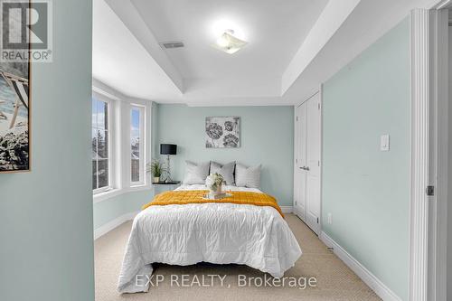 142 Hall Street, Richmond Hill, ON - Indoor Photo Showing Bedroom