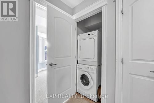 142 Hall Street, Richmond Hill, ON - Indoor Photo Showing Laundry Room