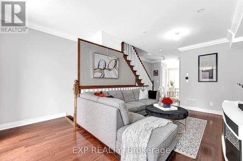 142 Hall Street, Richmond Hill, ON - Indoor