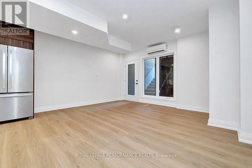 31 Commanda Way, Ottawa, ON - Indoor Photo Showing Other Room