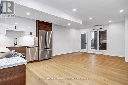 31 Commanda Way, Ottawa, ON - Indoor Photo Showing Kitchen With Upgraded Kitchen