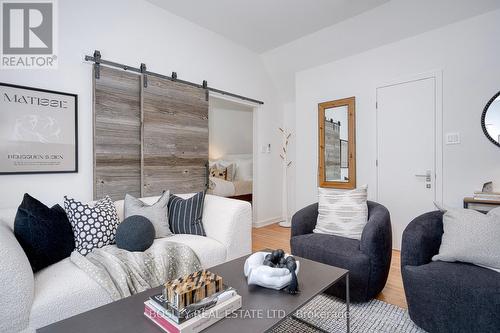 91 Indian Road, Toronto, ON - Indoor Photo Showing Living Room
