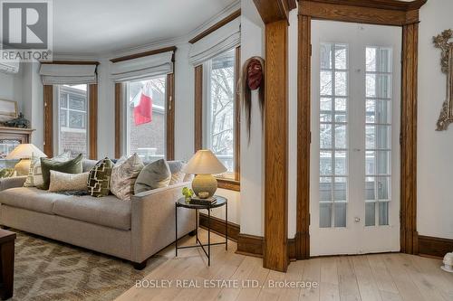 91 Indian Road, Toronto, ON - Indoor Photo Showing Living Room