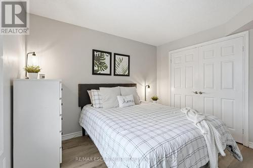 315 - 2040 Cleaver Avenue, Burlington, ON - Indoor Photo Showing Bedroom