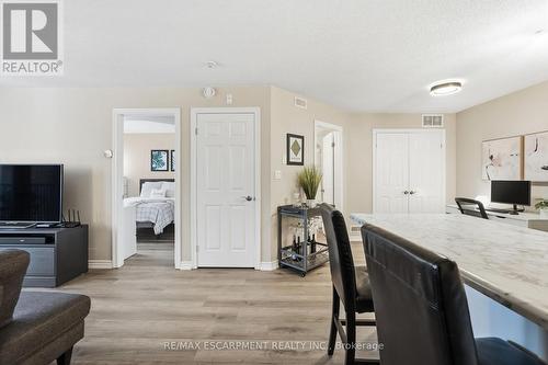 315 - 2040 Cleaver Avenue, Burlington, ON - Indoor Photo Showing Other Room