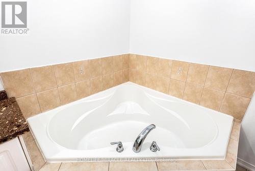 58 - 745 Farmstead Drive, Milton, ON - Indoor Photo Showing Bathroom