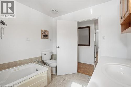 268 Canboro Road, Pelham, ON - Indoor Photo Showing Bathroom