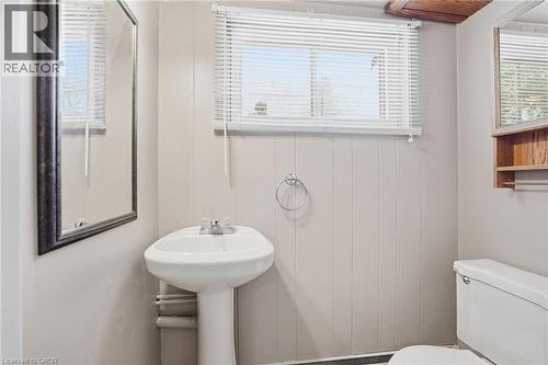 268 Canboro Road, Pelham, ON - Indoor Photo Showing Bathroom