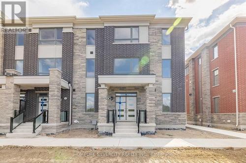 15 SUMMER WIND LANE  Brampton, ON L7A 0Y4