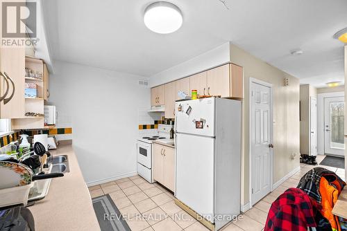 58 & 60 Queen Street S, Mississauga, ON - Indoor Photo Showing Kitchen