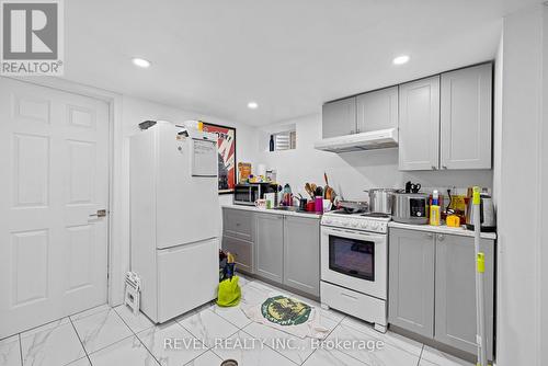 58 & 60 Queen Street S, Mississauga, ON - Indoor Photo Showing Kitchen