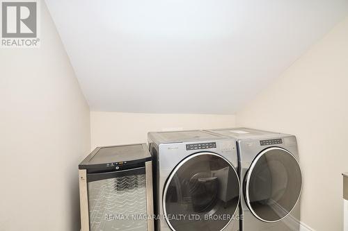 4229 Niagara River Parkway, Fort Erie (Black Creek), ON - Indoor Photo Showing Laundry Room