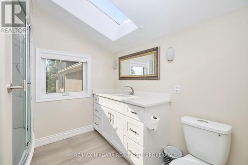 4229 Niagara River Parkway, Fort Erie (Black Creek), ON - Indoor Photo Showing Bathroom