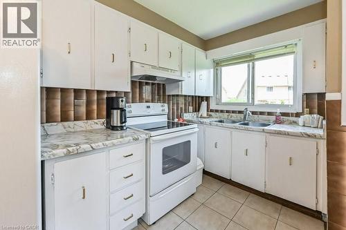 641 Limeridge Road E, Hamilton, ON - Indoor Photo Showing Kitchen With Double Sink