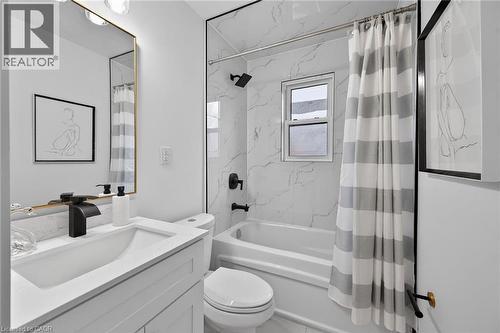 191 East 32Nd Street, Hamilton, ON - Indoor Photo Showing Bathroom
