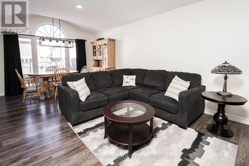 11 Westlake Drive, St. Thomas, ON - Indoor Photo Showing Living Room