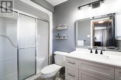 11 Westlake Drive, St. Thomas, ON - Indoor Photo Showing Bathroom