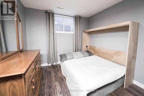 11 Westlake Drive, St. Thomas, ON - Indoor Photo Showing Bedroom