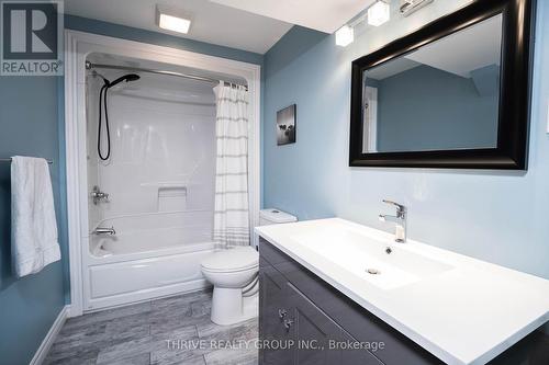 11 Westlake Drive, St. Thomas, ON - Indoor Photo Showing Bathroom