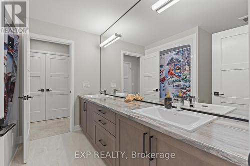 3919 Mitchell Crescent, Fort Erie (Black Creek), ON - Indoor Photo Showing Bathroom