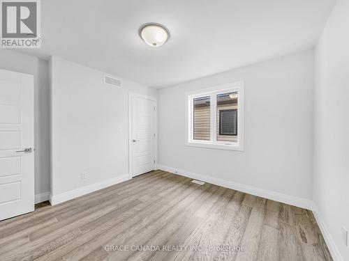 118 Bear Street, Essex, ON - Indoor Photo Showing Other Room