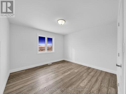 118 Bear Street, Essex, ON - Indoor Photo Showing Other Room