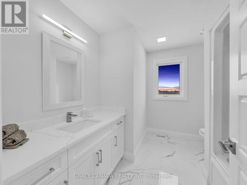 118 Bear Street, Essex, ON - Indoor Photo Showing Bathroom