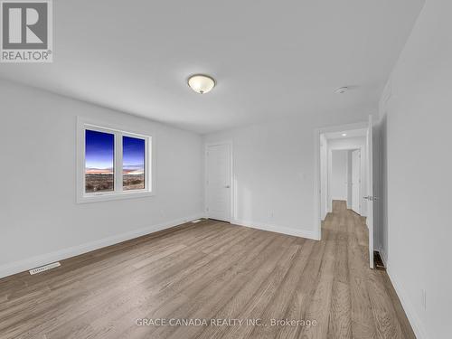 118 Bear Street, Essex, ON - Indoor Photo Showing Other Room